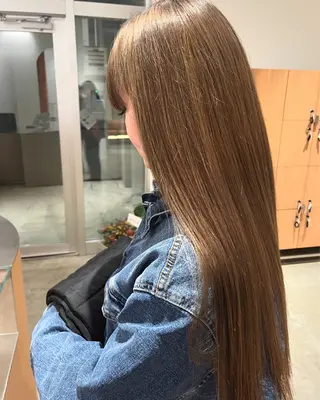 ロング 愛瑠奈 erunaのヘアスタイル