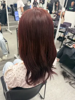 セミロング カラー 赤みなし艶カラー🍈 ユウナ🍈🤍のヘアスタイル