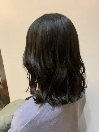 ミディアム 齋藤 志穂のヘアスタイル