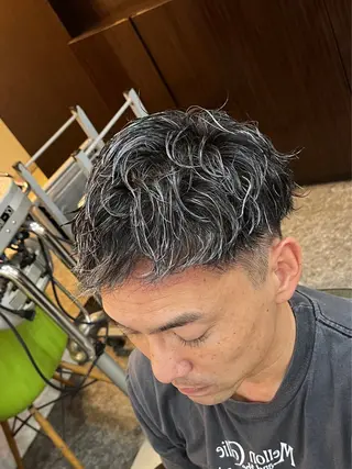ミディアム パーマ CuMARi所属・予約の9割パーマ🌈 men's専門店のヘアスタイル
