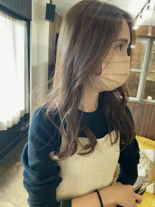 セミロング カラー 艶カラー🫧 MOMOYOのヘアスタイル