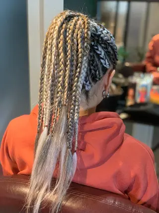 ロング SPINEL Sawaのヘアスタイル