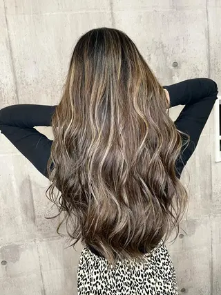 ロング カラー レイヤーカット匠 イソザキノリユキのヘアスタイル