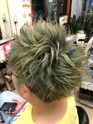 ショート カラー メンズ ヘアサロン モカ所属・石塚 浩のヘアスタイル