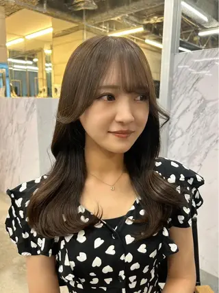セミロング 女性らしいモテヘア 韓国ヘアhikariのヘアスタイル