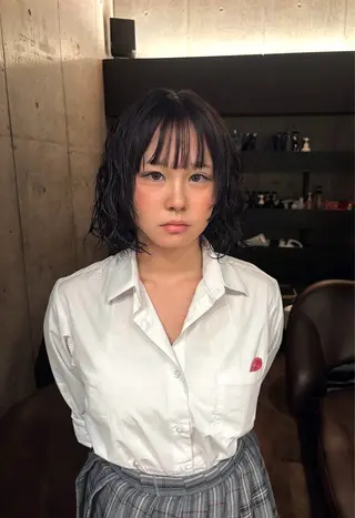 パーマ 𝐑𝐈𝐎/艶カラ ー/レイヤーカットのヘアスタイル
