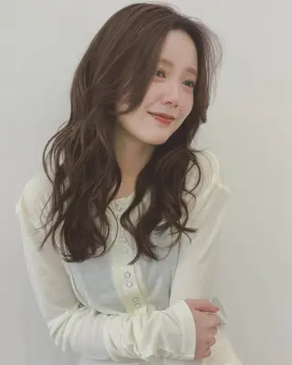 ロング パーマ 南出 碧夢のヘアスタイル