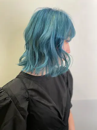 ショート カラー SALOWIN所属・ブリーチ✨ ボブ✨レイヤーのヘアスタイル