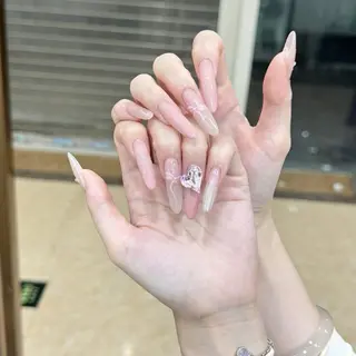 ネイル T. Leeのネイルデザイン