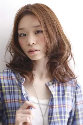 ミディアム パーマ ヨシユキ美容室所属・隈本 大地のヘアスタイル
