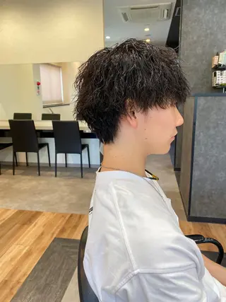 ショート パーマ メンズ 矢部 萌深のヘアスタイル