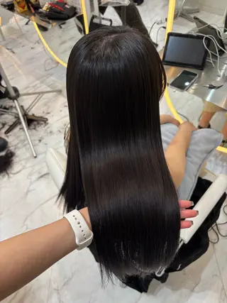 ロング ii+U 銀座【アイユーギンザ】所属・Hikaru 銀座美容師のヘアスタイル