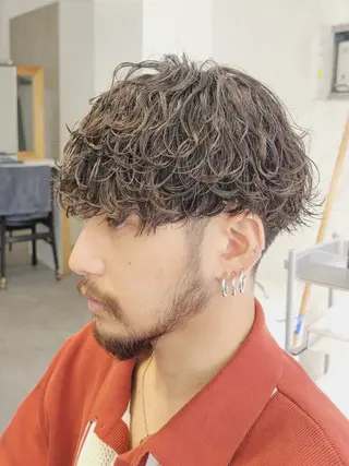 ショート パーマ メンズ fifthメンズ原宿 波巻きパーマ平居俊太のヘアスタイル
