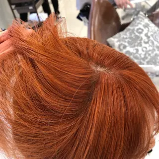 セミロング カラー 岩戸優奈 束感まつげ ピンク/ベージュのヘアスタイル