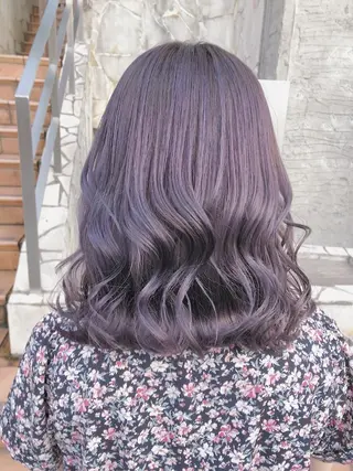 セミロング カラー 💟Chloe原宿店 🩶ハイトーンのヘアスタイル