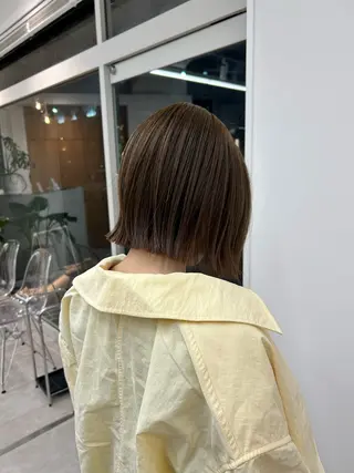 ミディアム ルネ所属・切りっぱなしボブ グレージュ/福田梢のヘアスタイル