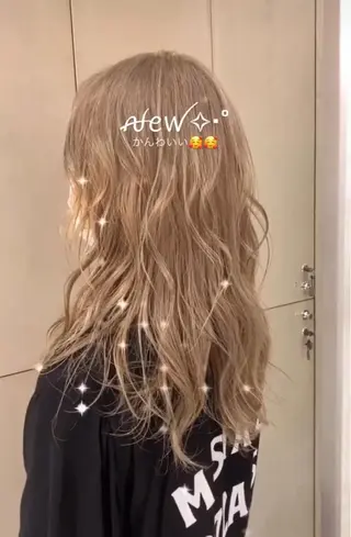 ロング カラー 古屋 花織のヘアスタイル