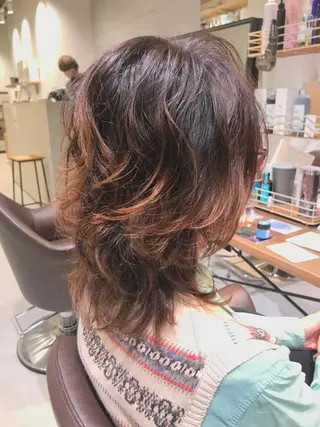 ミディアム カラー ショートヘア💫 ハイトーン西田拓馬のヘアスタイル