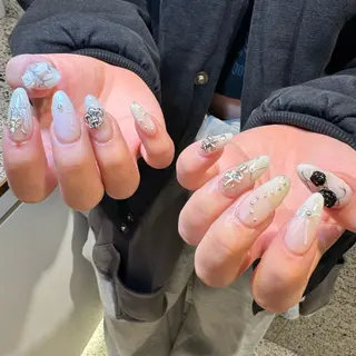 ネイル RIEKO🍒 ワンホン♡推しネイルのネイルデザイン