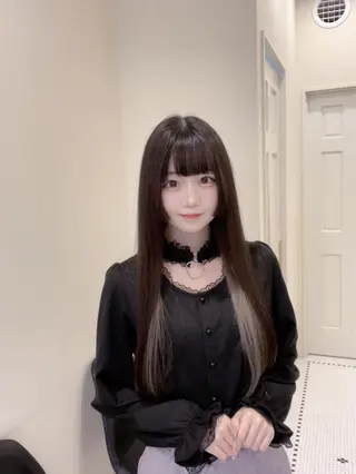 ロング りく レイヤーカット ケアブリーチのヘアスタイル