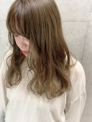 セミロング カラー EMANON天神所属・Hitomi Ezakiのヘアスタイル