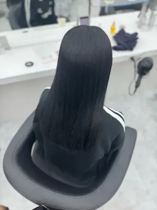 ロング カラー niina🖤 寒色×レイヤーのヘアスタイル