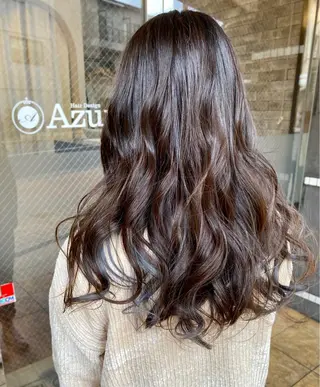 セミロング カラー 美髪 カラーリストのヘアスタイル