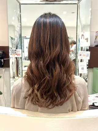 ロング パーマ コテ巻き風パーマ 藤澤　知彌のヘアスタイル