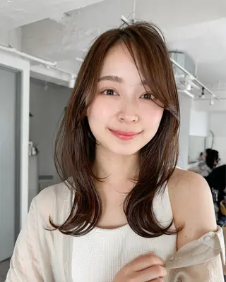 ミディアム カラー 🤍似合わせカット/ 艶カラー/表参道🫧のヘアスタイル
