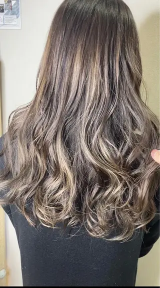 セミロング トップスタイリスト 江口 稜亮のヘアスタイル