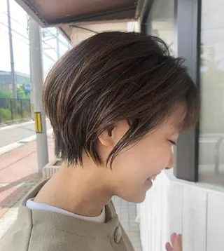 ショート カラー MOLLA 浅香山店所属・谷口ゆめ/縮毛矯正/ カット/美眉ワックスのヘアスタイル