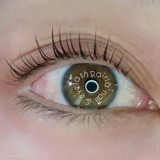 マツエク・マツパ Rairia nail & eyelash所属・Rairia eyelashの眉毛・アイブロウイメージ