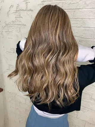 セミロング 🇺🇸ハイライト特 化美容師🇺🇸漆沢のヘアスタイル