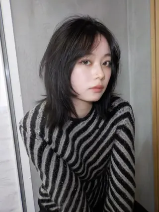 ミディアム 捺葵 @72tomi__のヘアスタイル