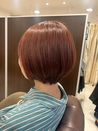 ショート カラー 代美原 雪花のヘアスタイル