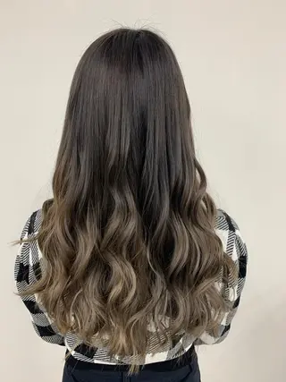 ロング ameet さくらのヘアスタイル