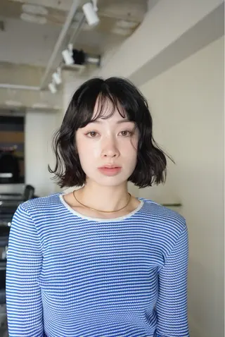 ミディアム 市原亮/名古屋駅/ ツイスパ/波巻きのヘアスタイル