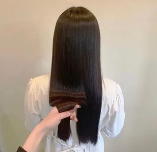 カラー 艶髪🥣透明感カラー 🫧前田奈津実のヘアスタイル