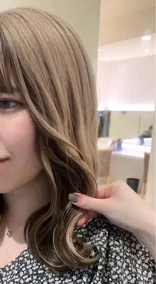 カラー 🎀ハイトーン🎀 🩶艶髪🩶YUNAのヘアスタイル