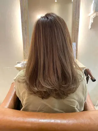 セミロング カラー 森 早希絵のヘアスタイル