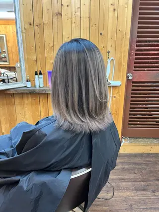 ミディアム カラー さいとう つかさのヘアスタイル