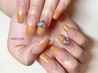 ネイル atelier la vita所属・lavita. mimuraのネイルデザイン