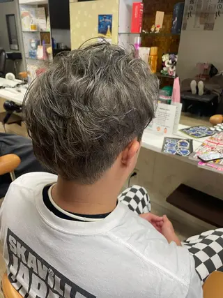 ショート カラー メンズ 徳留 もも花のヘアスタイル