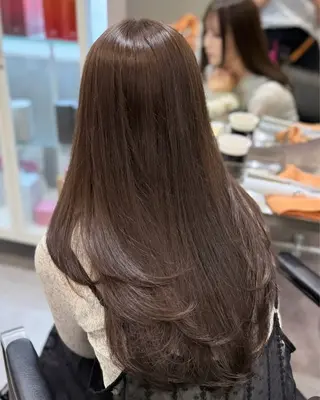 ロング Mirai/ 艶カラー/暖色カラーのヘアスタイル