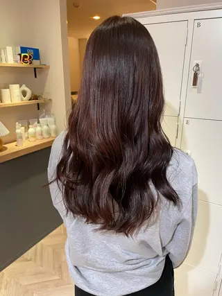 ロング カラー akane .のヘアスタイル