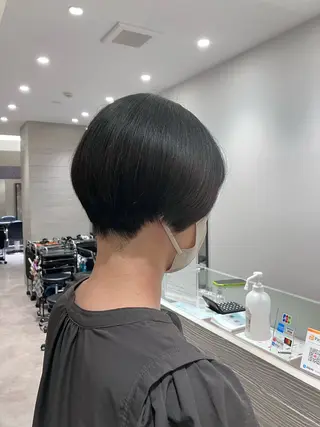 ショート NEST by chord所属・サキ🤍ハイトーン 🩰くびれ巻きヘアのヘアスタイル