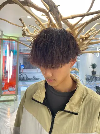 ショート カラー パーマ メンズ カラーモデル⚡️ REONのヘアスタイル