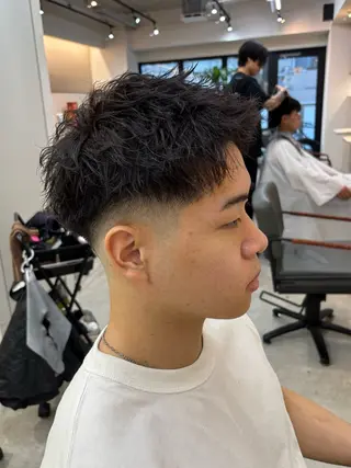 ショート パーマ メンズ 渡 汐音のヘアスタイル