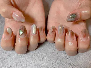 ショート カラー ネイル マツエク・マツパ illum hicariのネイルデザイン