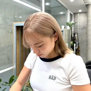 ミディアム カラー Welring hair salon所属・Runa/大人 かわいいハイトーンのヘアスタイル